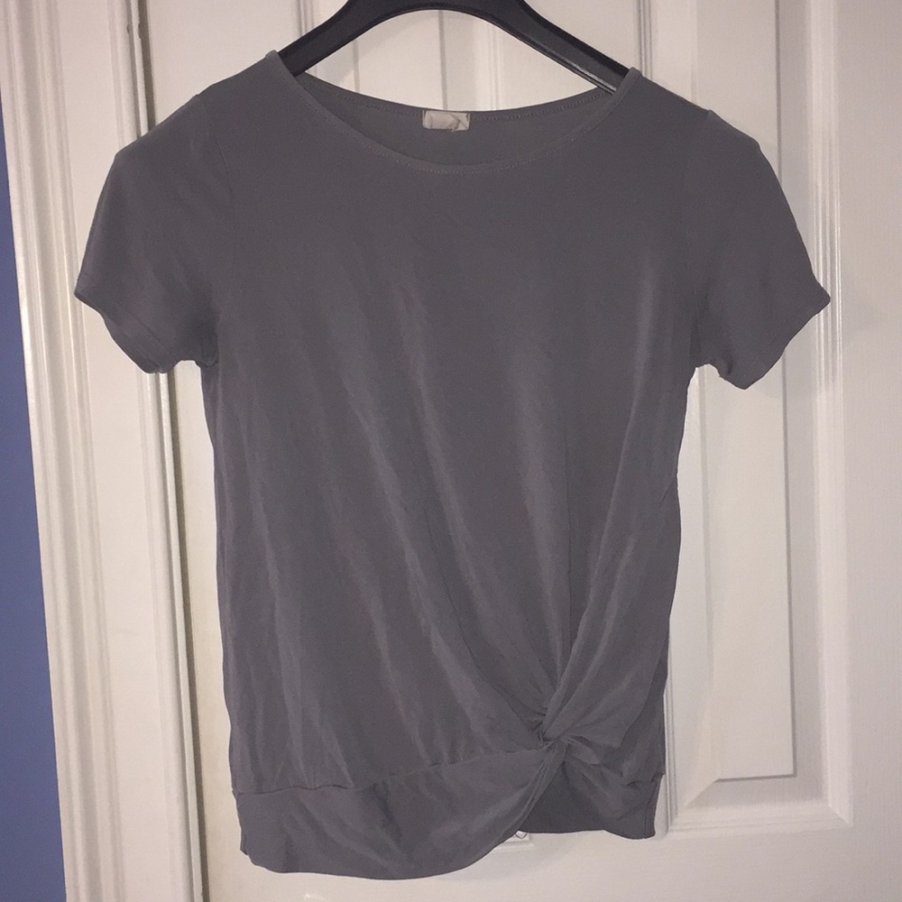 Grey top